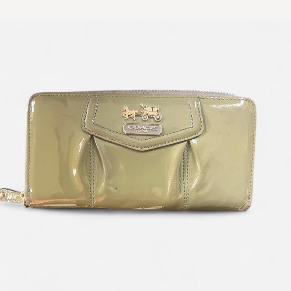 COACH Green Maggiโ Wallet